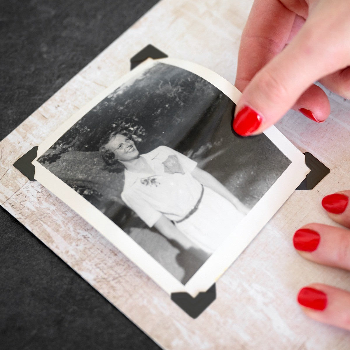 Black Photo Corners (180/pk) - Creative Memories