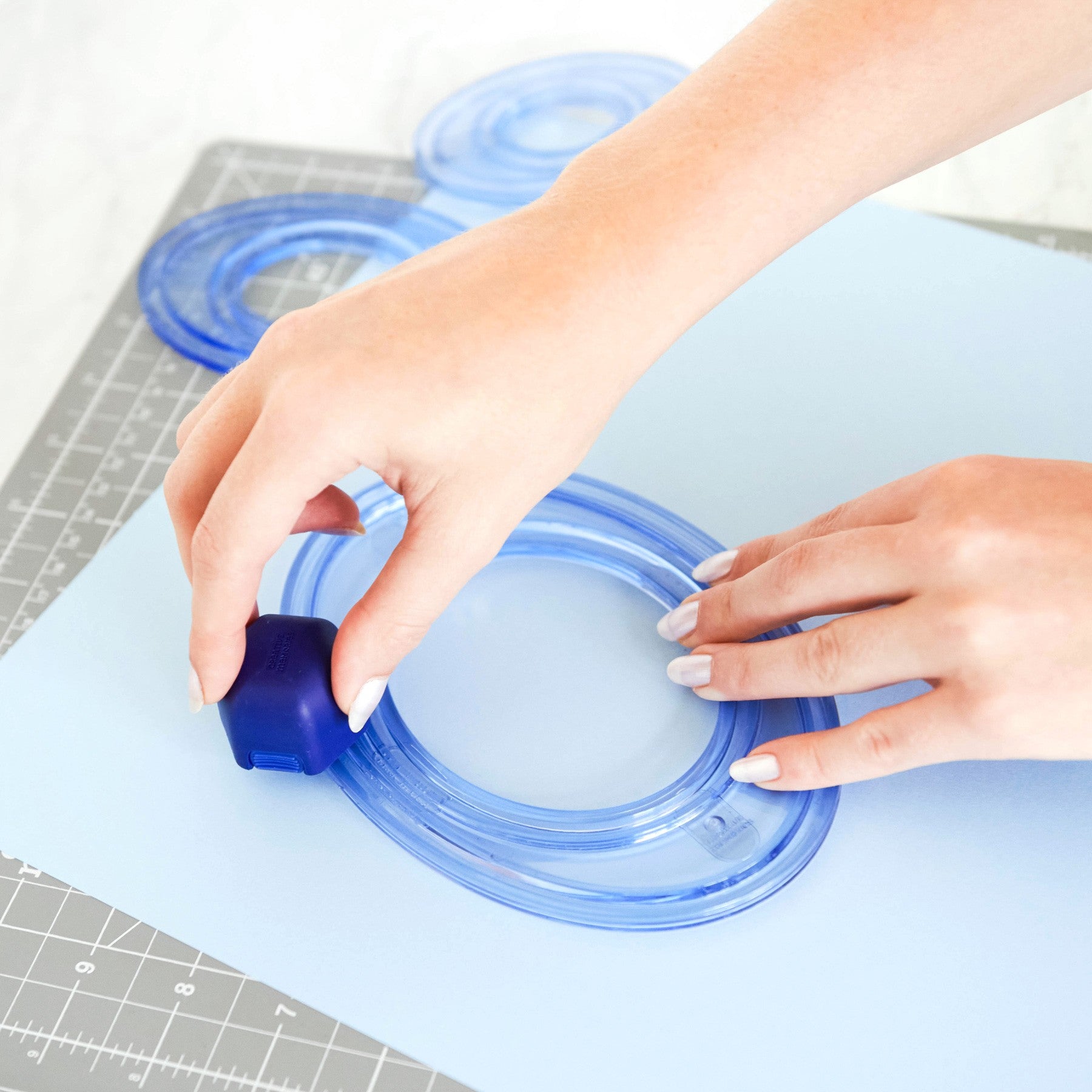 クリエティブメモリーズ 新品カッティングマット オーバル&サークルパターン Oval Custom Cutting System Patterns (4/pk) - Creative Memories